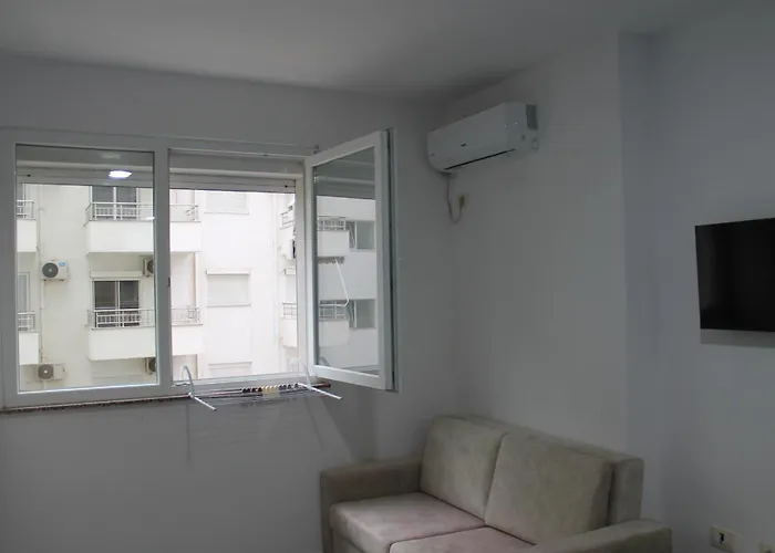 Djonis Daire Shëngjin